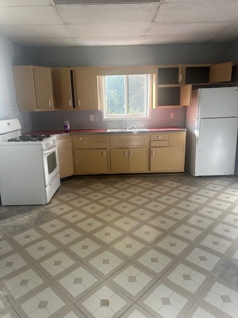 Photo - 331 W Homer St