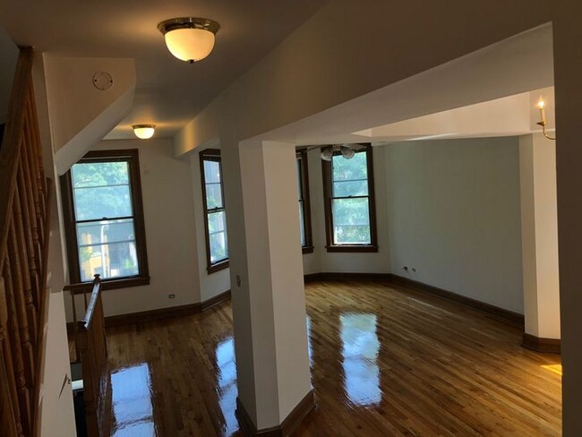 Photo - 3040 N Racine Ave
