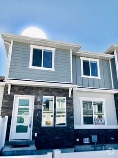 Building Photo - 4 Bedroom/3 Bathroom Townhome in Riverton!
