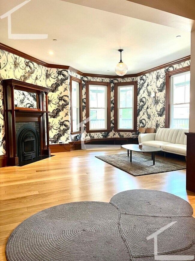 Photo - 208 Gardner St