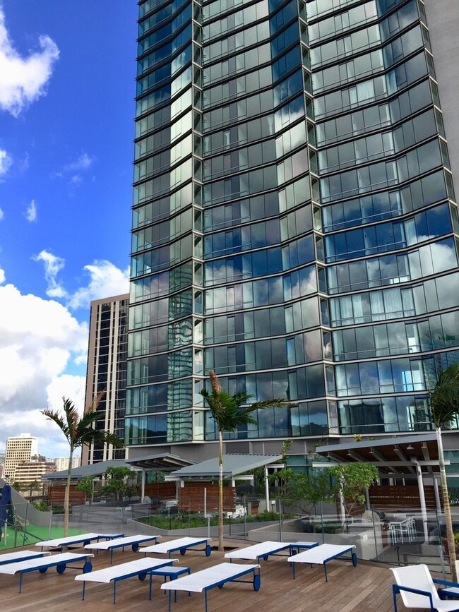 Building Photo - Kakaako: Ae'o - 2 Bed, 2 Bath Condo with o...