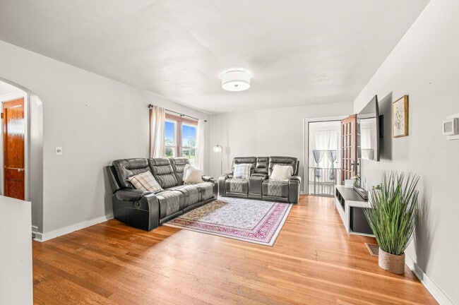 Photo - 2637 17th St Unidad ID1397954P