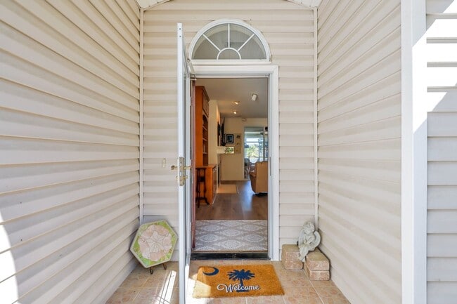 Photo - Charming 2 Bed, 2 Bath Rental with Lagoon Views in Sun City!