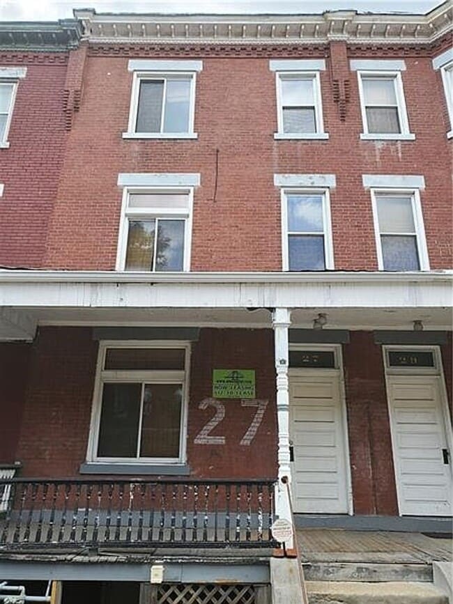 Building Photo - 27 Welsford St Unit 01
