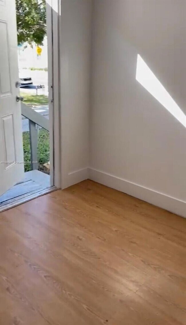 Photo - 506 18th St Unit B