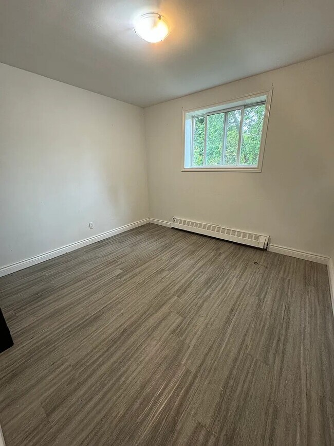 Photo - Recently Renovated 1 Bedroom 1 Bathroom Ap... Unit 2
