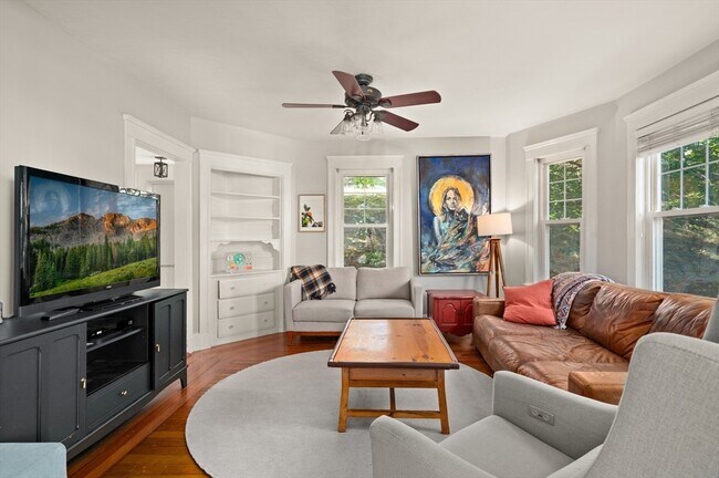 Photo - 32 Charles St