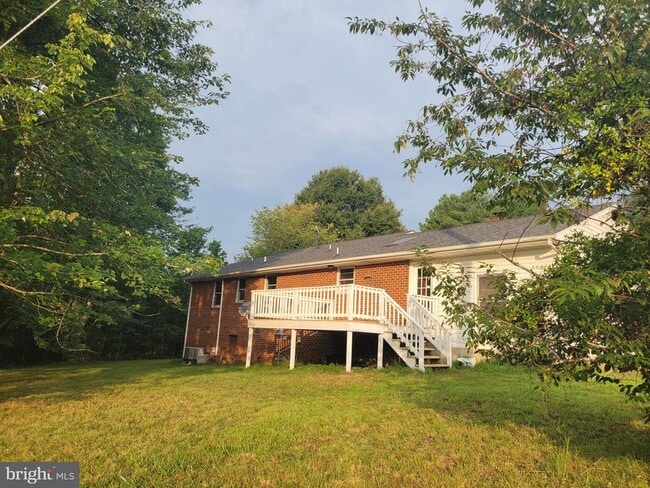 Building Photo - 90 Parrish Ln