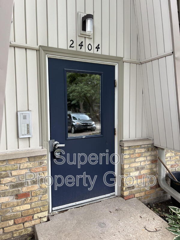 Building Photo - 2404 Independence Ln Unit 104 R