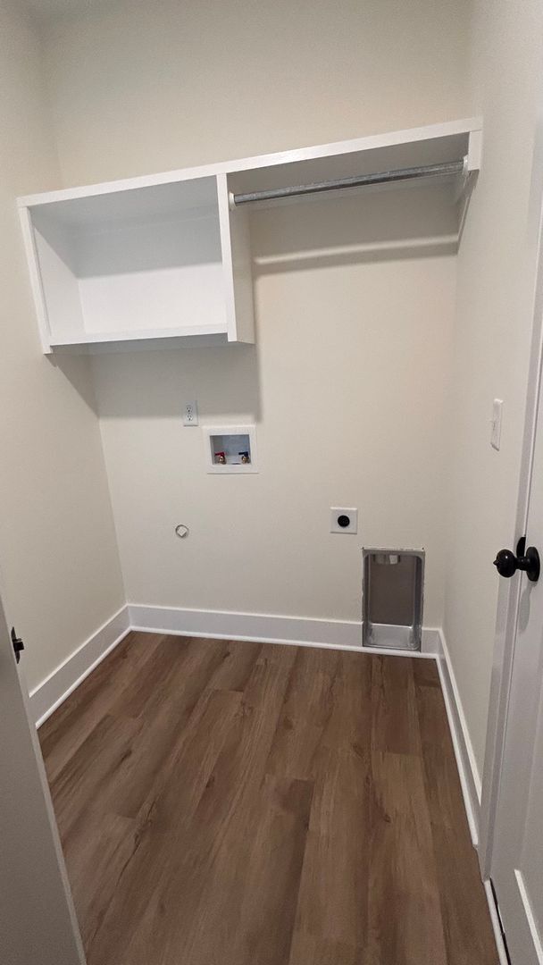 Photo - 16826 Kashmir St