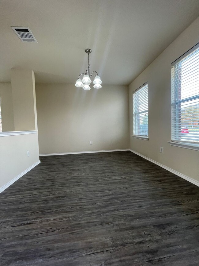 Photo - 2140 Biggs St
