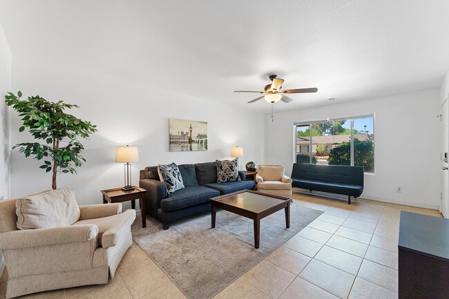 Building Photo - 5409 S Hazelton Ln Rental