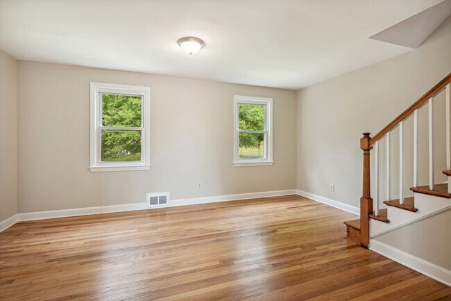 Photo - 5053 11th St NE