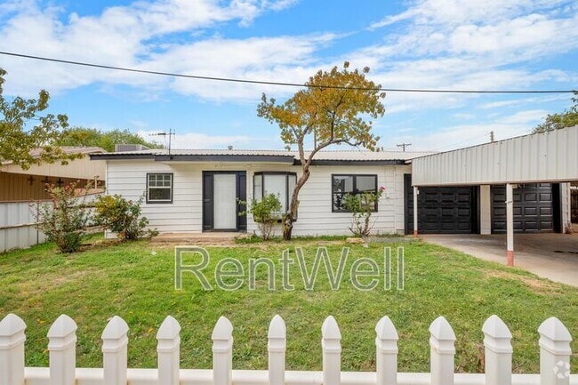 Building Photo - 216 S Ave D Rental