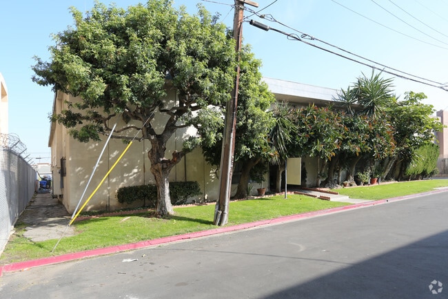 Photo - 3730 Dufresne Court