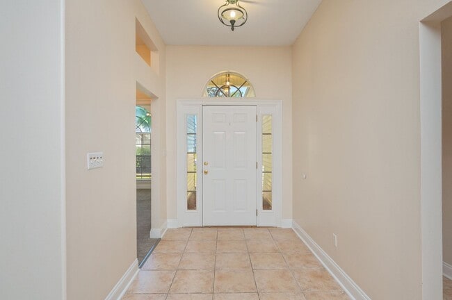 1697 Glenwood Ct
