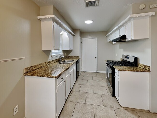 Photo - 1314 Kenwick Pl