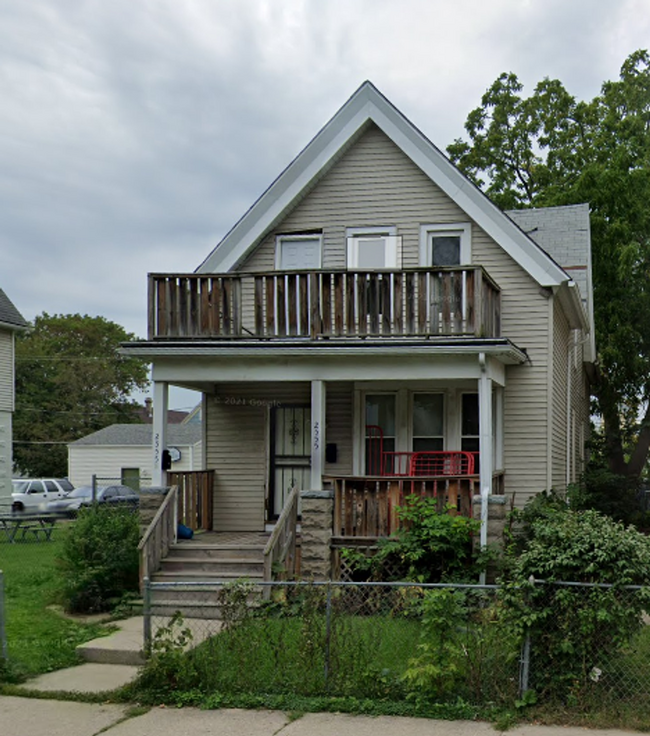 Building Photo - 2555 N 28th St Rental