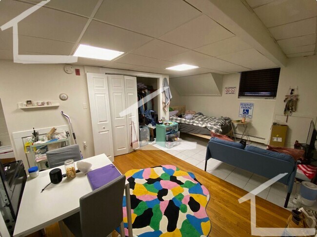 Photo - 32 Irving St