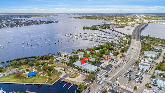 Photo - 521 SW Ocean Blvd