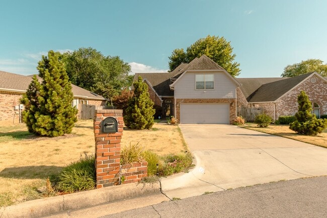 Building Photo - 4 Bed | 3 Bath in South Tulsa! Rental