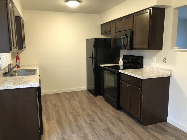 Building Photo - 402 N 19th Ave Rental