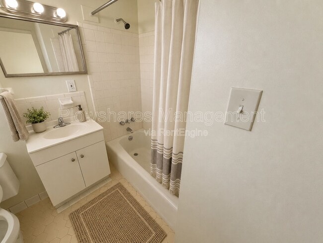 Photo - 5504 Lodema Way Unit 4