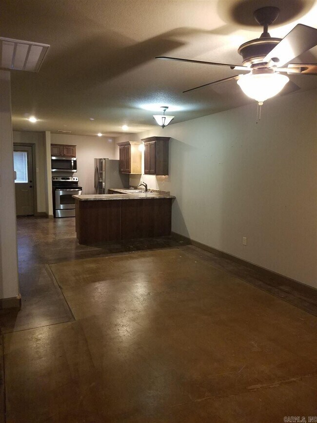 Photo - 1107 W Elm St
