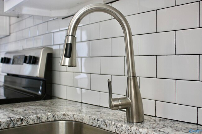 Photo - 1017 Crestline Rd NW