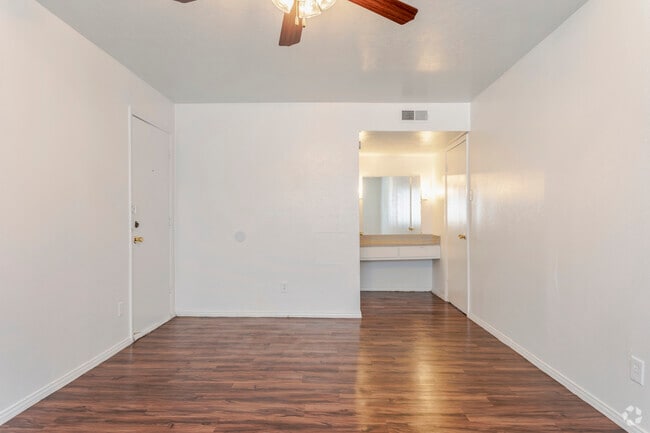 1BR,1BA - 730SF - Bedroom