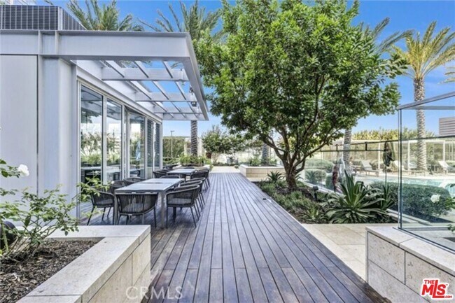 Photo - 877 Francisco St Unidad 2107