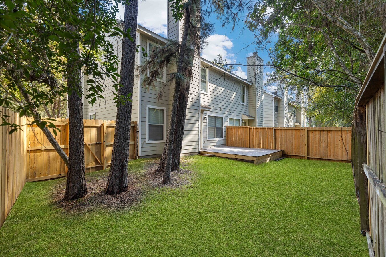 Photo - 122 S Walden Elms Cir