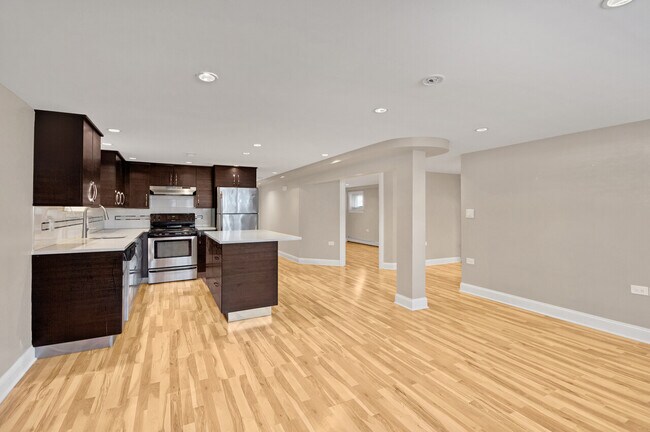 Photo - 4120 N Harding Unit G