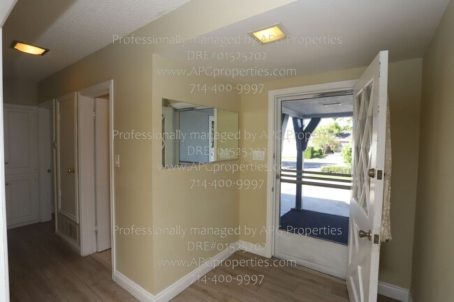 Photo - 722 S Hacienda St