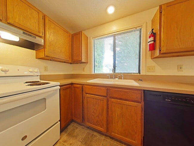 Photo - 3 Bedroom House ~ North Corvallis ~ Pet Fr...