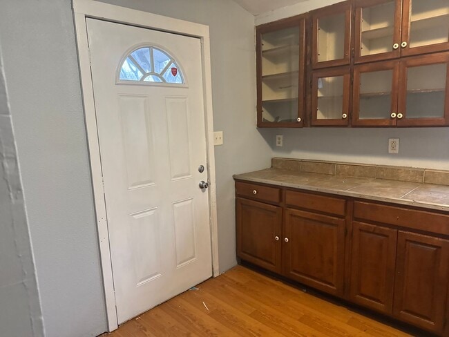 Photo - 1228 E Oak St