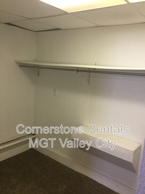 Building Photo - 264 College St SE