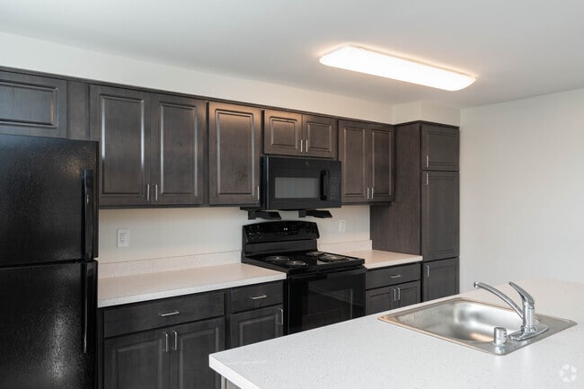 3BR 2BA 1598SF
