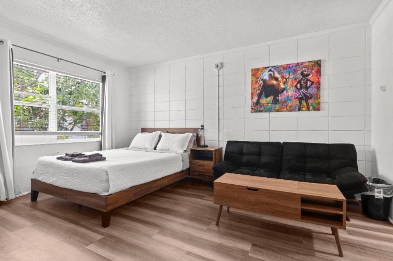 Photo - 425 2nd St N