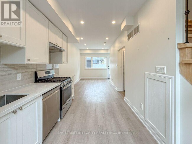 Photo - 598 Crawford St