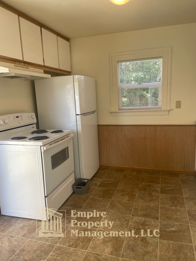 2025 Devos St