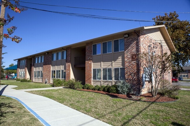 Building Photo - 1215 Castroville Rd Unit #1215