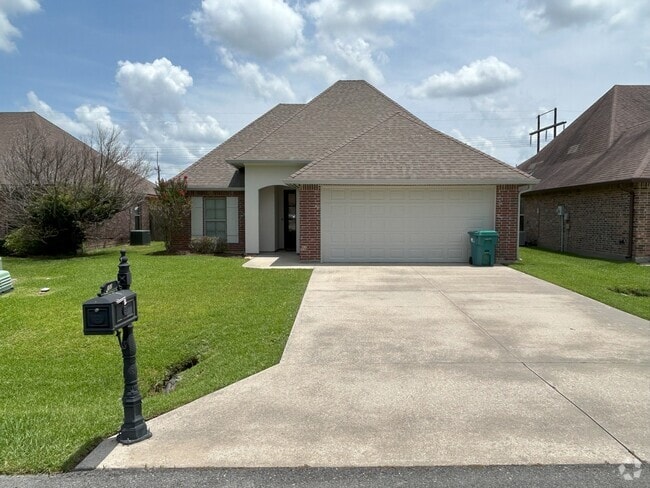 Building Photo - 102 Overbrook Dr Rental
