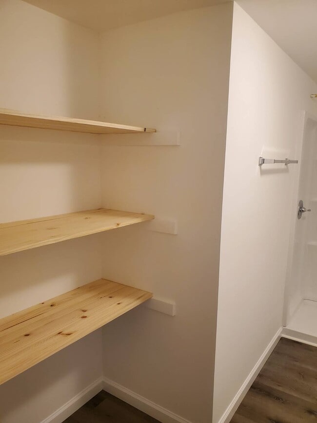 Photo - 515 Swinson Rd