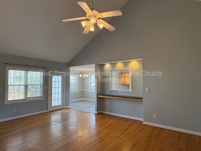 Photo - 828 Shackleton Rd