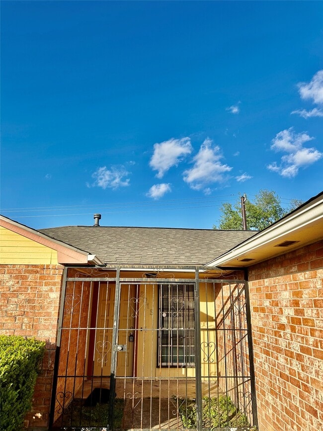 Photo - 2015 Lazy Ln