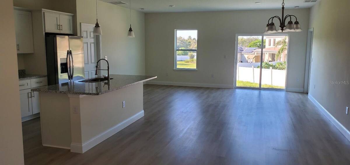 Photo - 1811 Don Way
