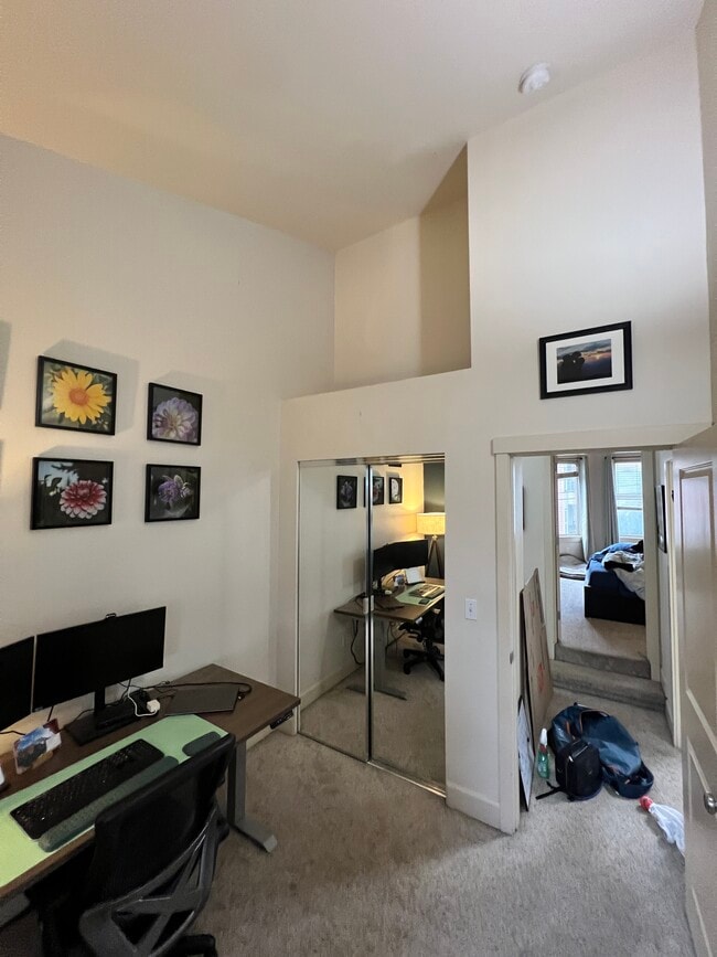 Photo - 3816 Winslow Pl N