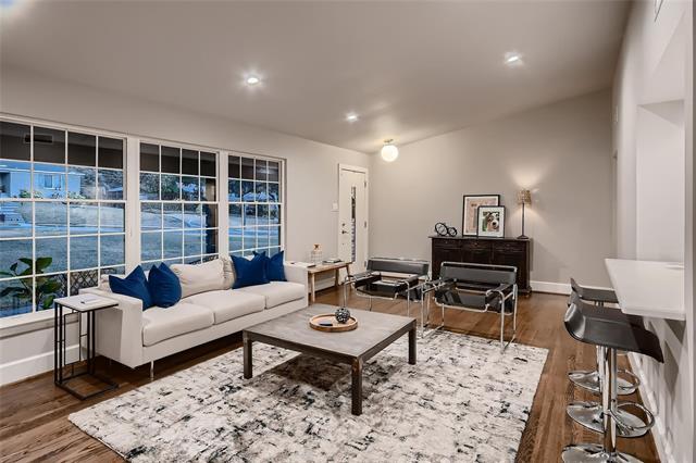 Photo - 221 Lakeridge Dr