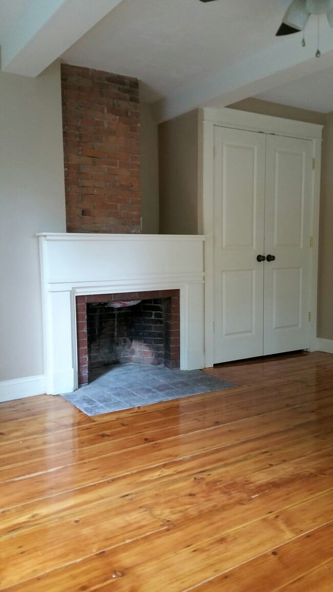 Photo - 39 Ponakin Rd Unit Apt 3